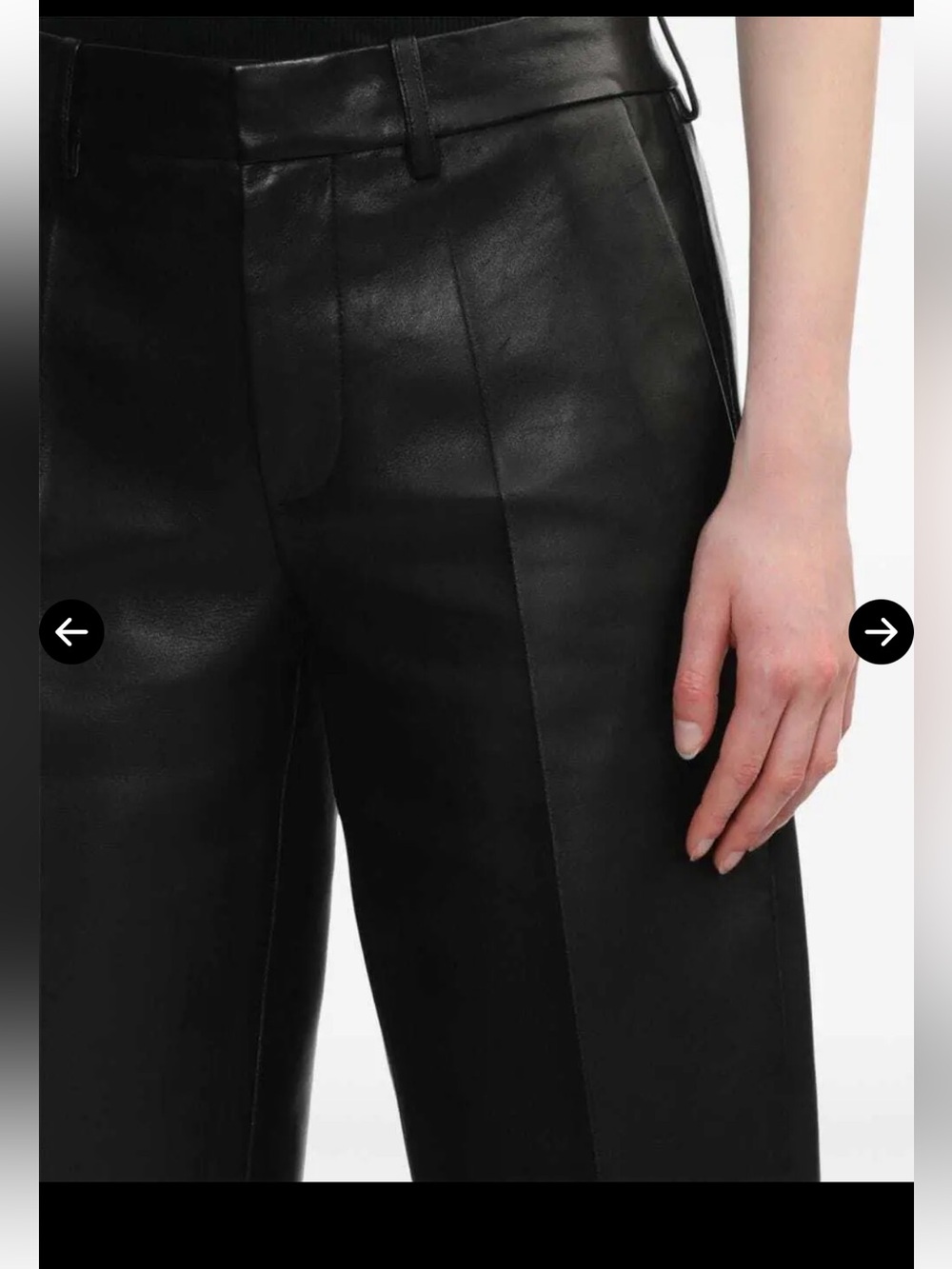 HELMUT LANG 

leather knee-length shorts

Size 6